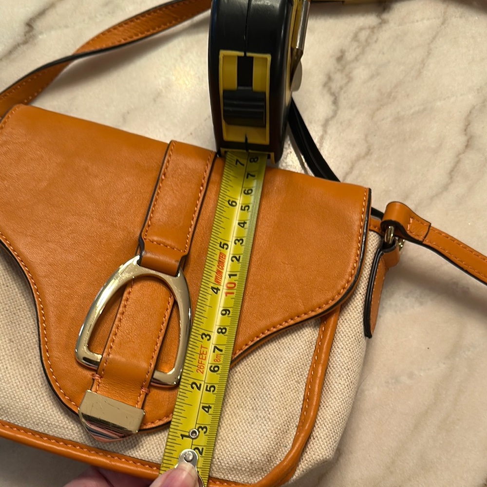 Adorable G.I.L.I. Elegant Burnt Orange and Cream Linen Cross Body Bag - Picture 7 of 8